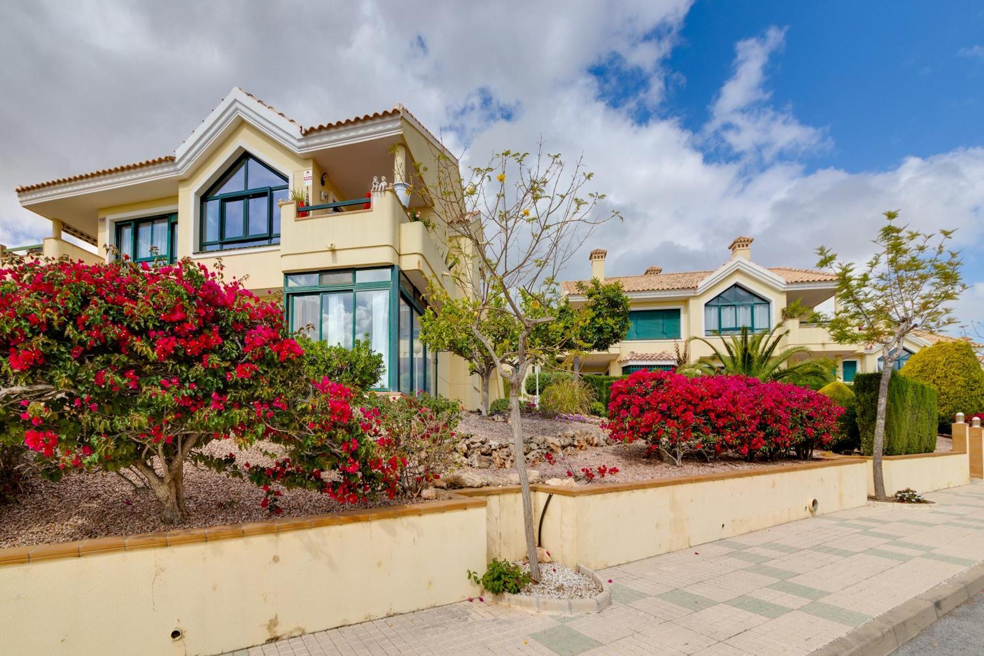Super Cosy House Next To The Golf Βίλα Οριουέλα Εξωτερικό φωτογραφία
