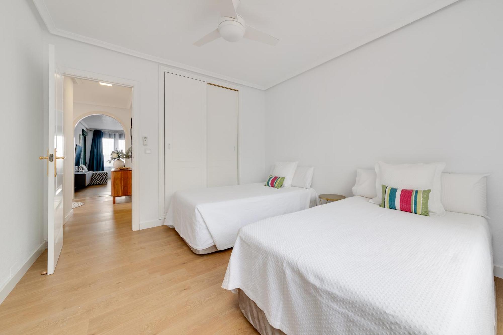 Super Cosy House Next To The Golf Βίλα Οριουέλα Εξωτερικό φωτογραφία