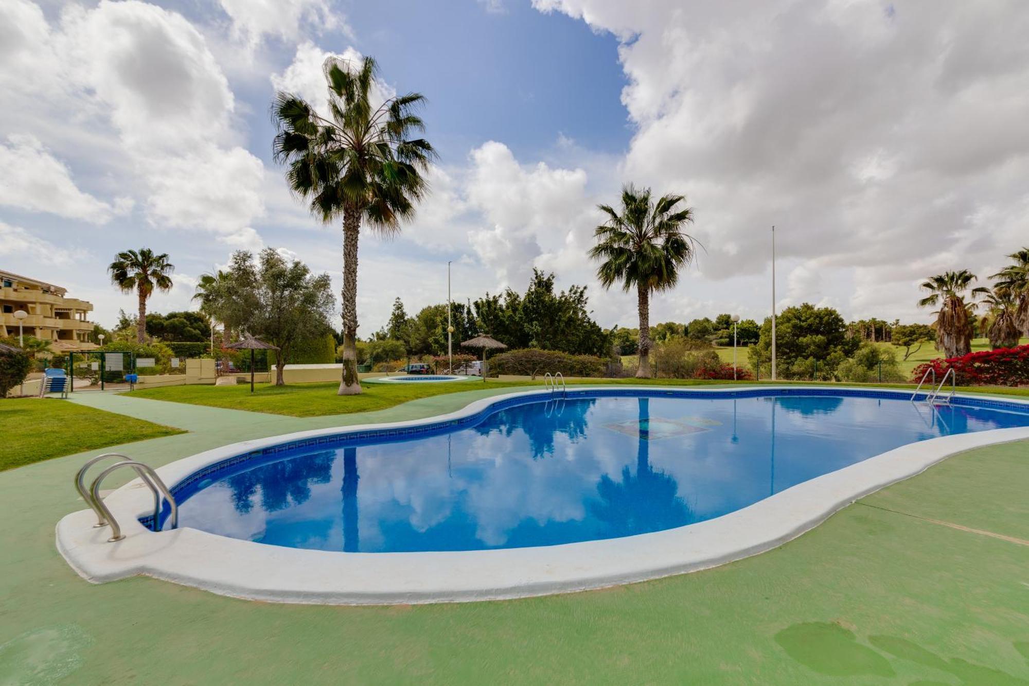 Super Cosy House Next To The Golf Βίλα Οριουέλα Εξωτερικό φωτογραφία