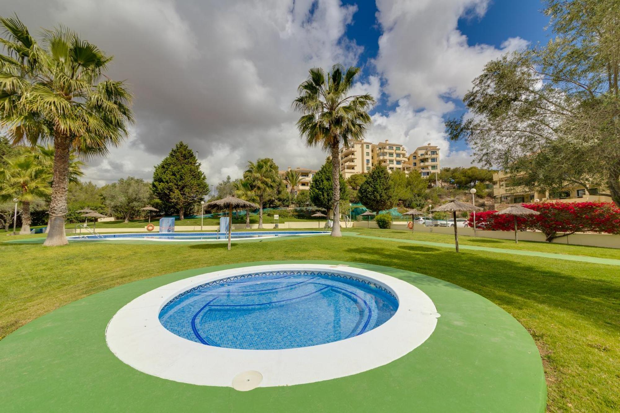 Super Cosy House Next To The Golf Βίλα Οριουέλα Εξωτερικό φωτογραφία