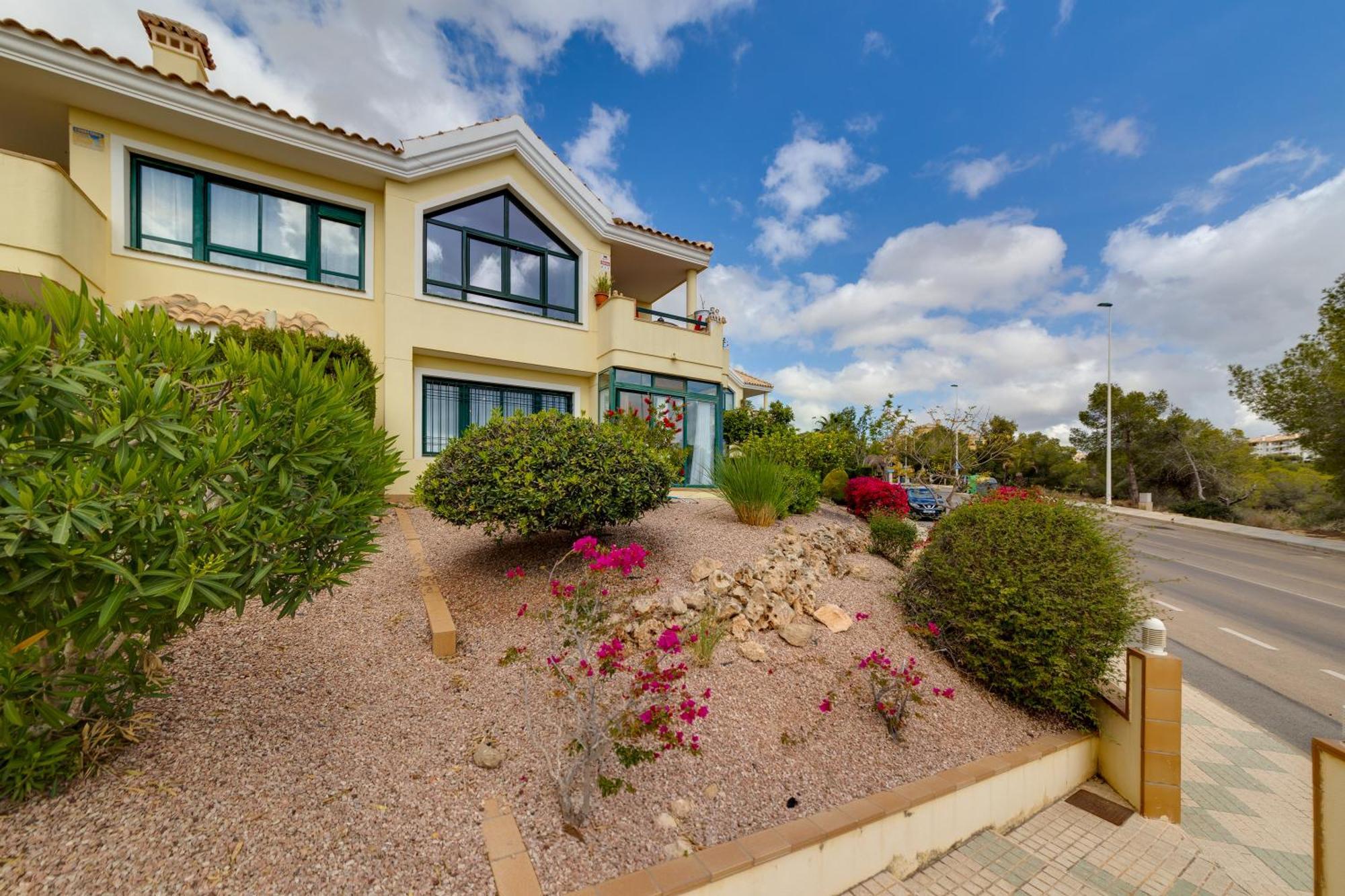 Super Cosy House Next To The Golf Βίλα Οριουέλα Εξωτερικό φωτογραφία