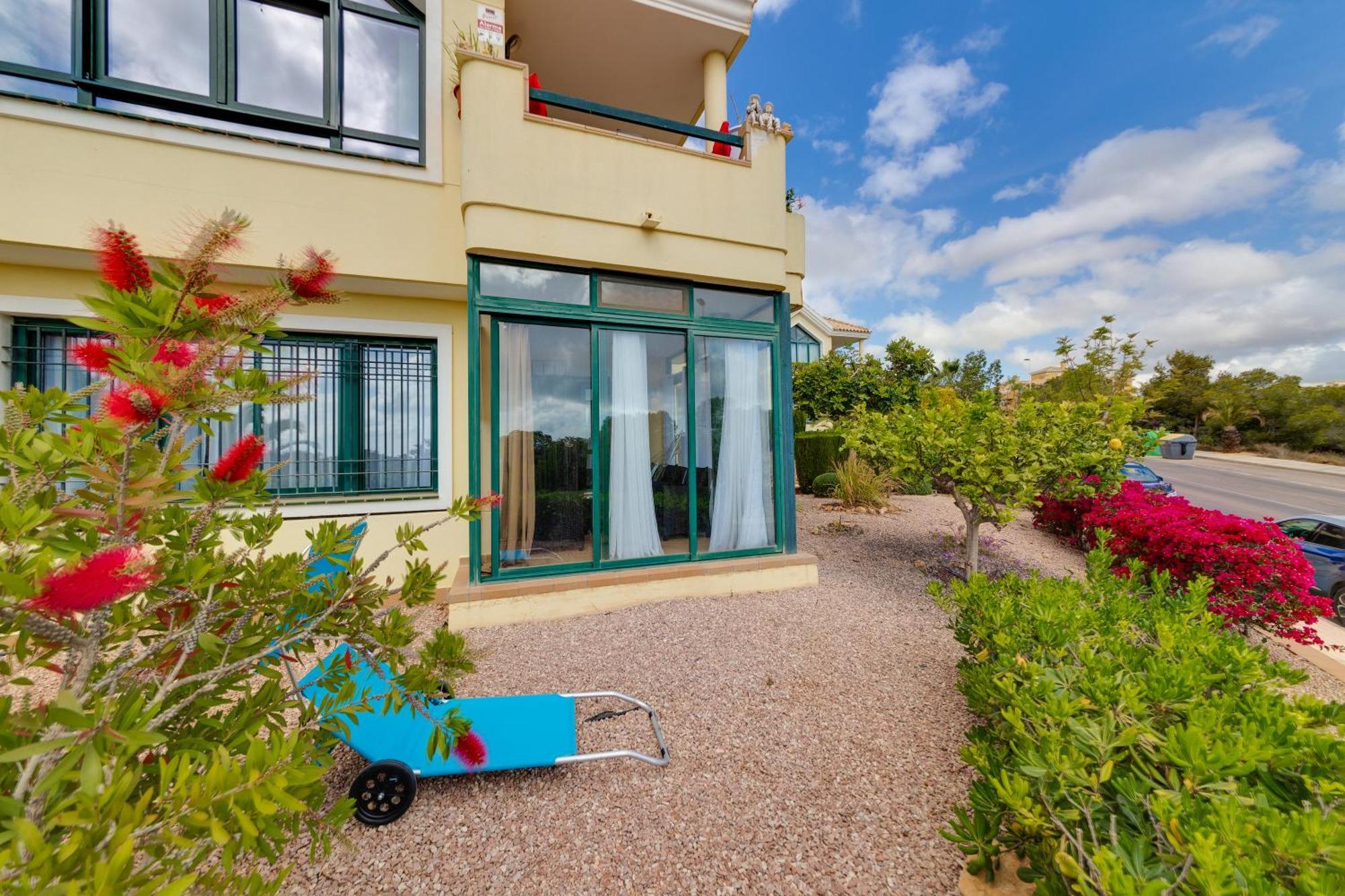 Super Cosy House Next To The Golf Βίλα Οριουέλα Εξωτερικό φωτογραφία